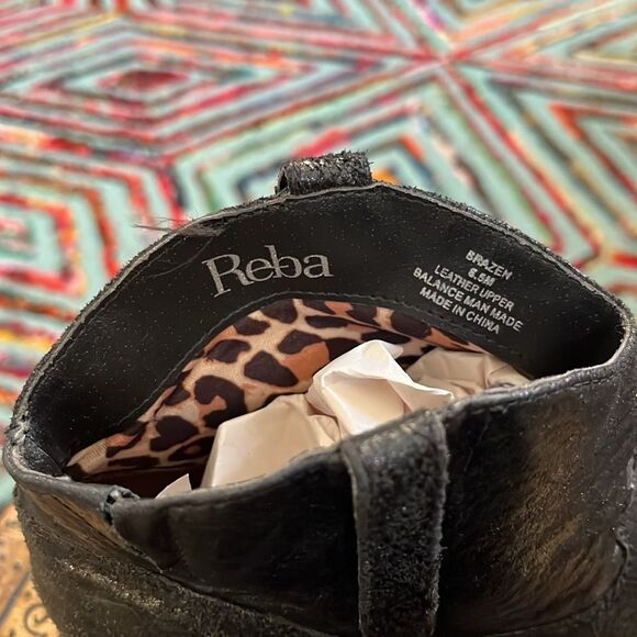 Reba Western Ankle Boots - Picture 4 of 6